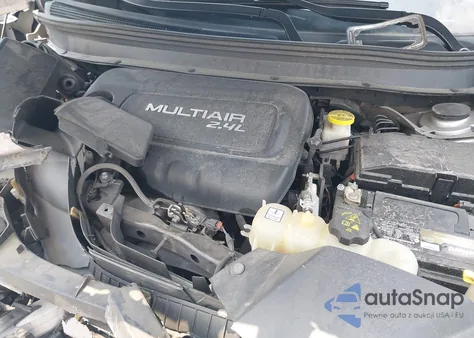 2019 Jeep Cherokee Latitude Plus Fwd z USA, uszkodzony, nr VIN 1C4PJLLB3KD184842